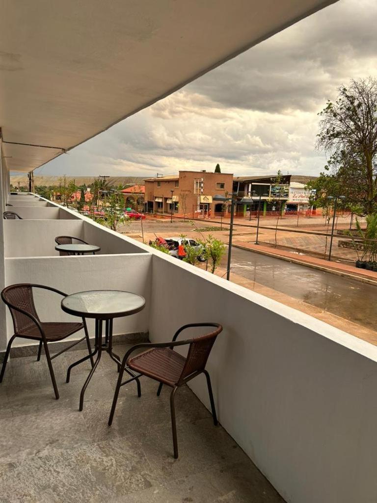 Hotel And Suites Cananea エクステリア 写真