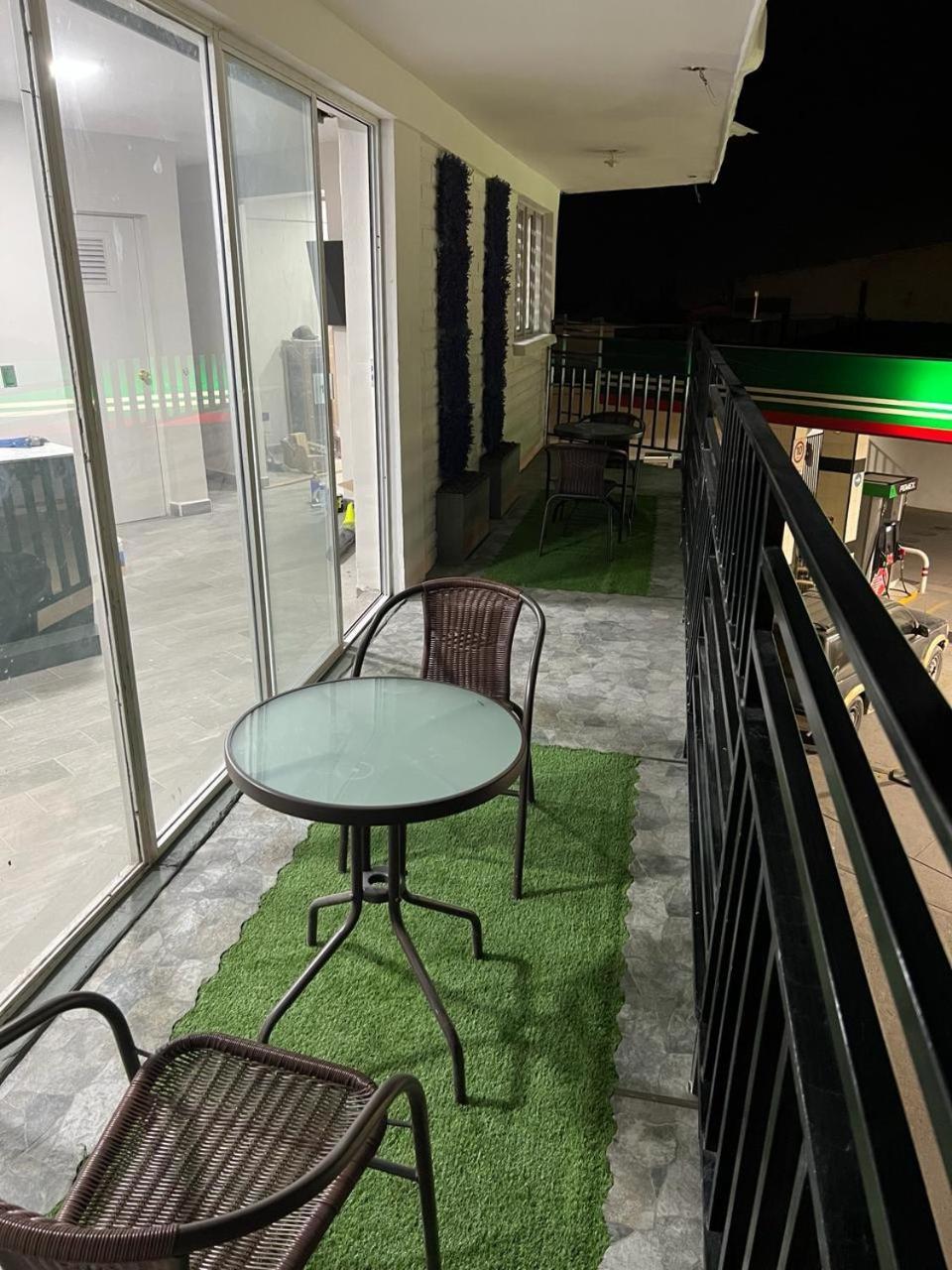 Hotel And Suites Cananea エクステリア 写真